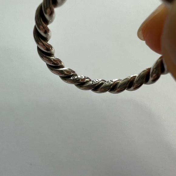 Pandora Intertwined Twist Rope Ring - Picture 8 of 12